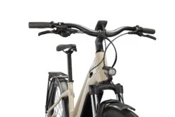 Specialized Turbo Vado 3.0 Step-Through 28 Specialized Turbo Vado 3.0 Step-Through -Specialized Verkkokauppa 95022 75 VADO 30 ST WHTMTN BLKREFL D3 HT