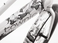 Electra Townie Path Go! 10D EQ Step-Thru (2022-2023) 28 Electra Townie Path Go! 10D EQ Step-Thru (2022-2023) -Specialized Verkkokauppa TowniePathGoStepThruEU 20 26950 C Alt1